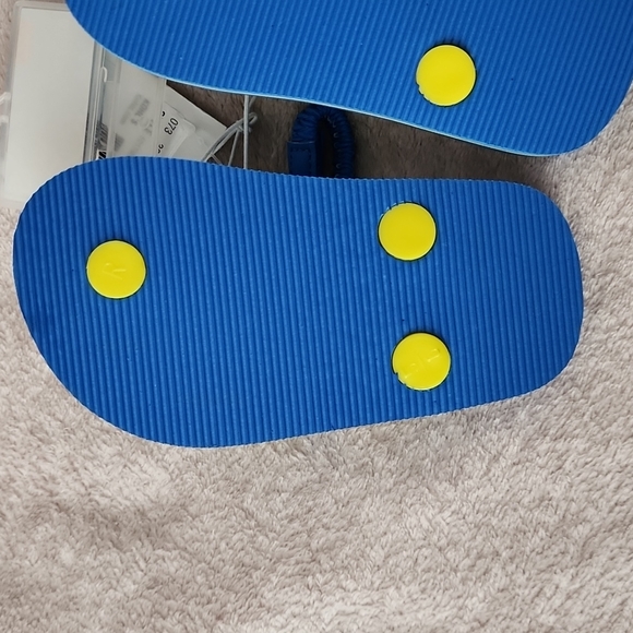 Toddler boy Baby Shark Flip Flops Brand New - Picture 8 of 10